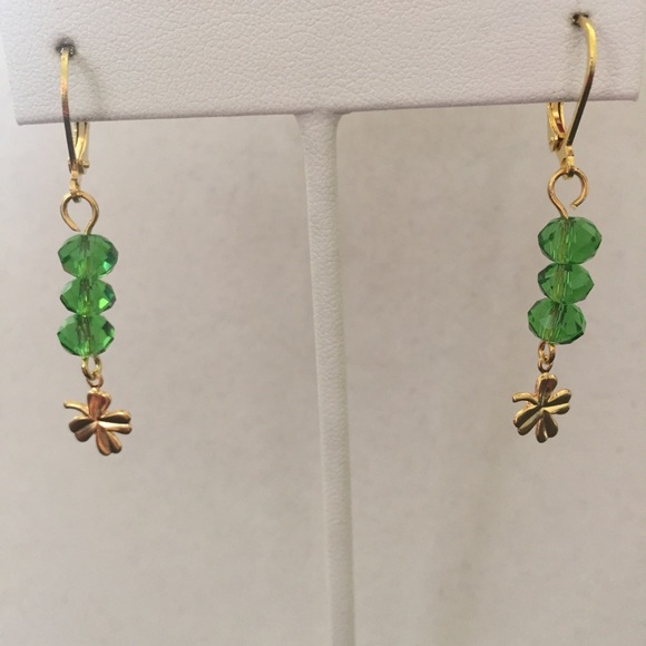 HAND CRAFTED Earrings Gold Plated Shamrocks Faceted Mint Green Crystals - Picture 4 of 11